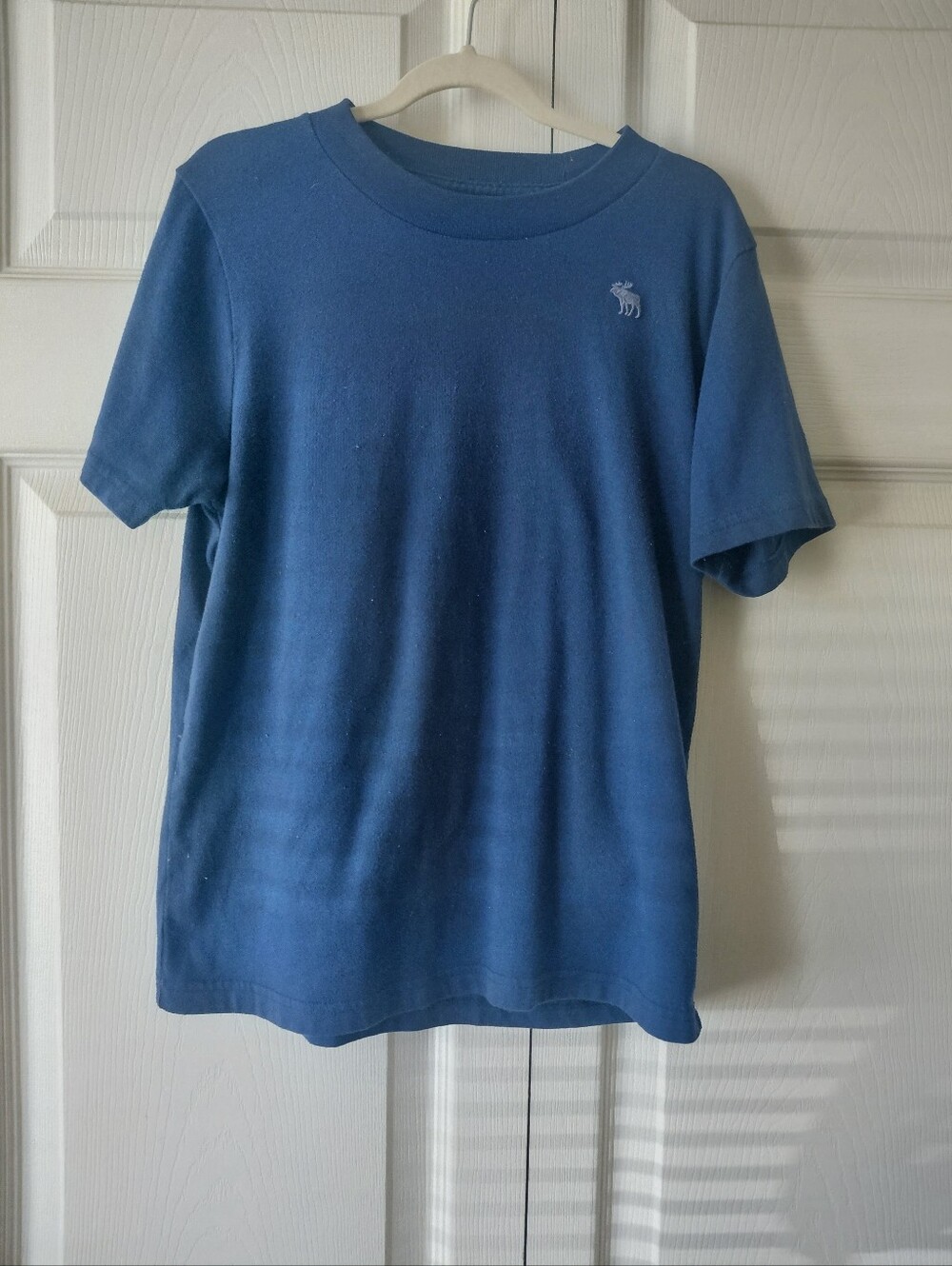 abercrombie kids Blue Embroidered Moose Short Sleeve Tee